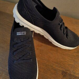 Skechers Go Walk Travel Knit Slip-on
